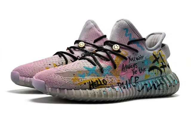 adidas YEEZY BOOST 350 V2