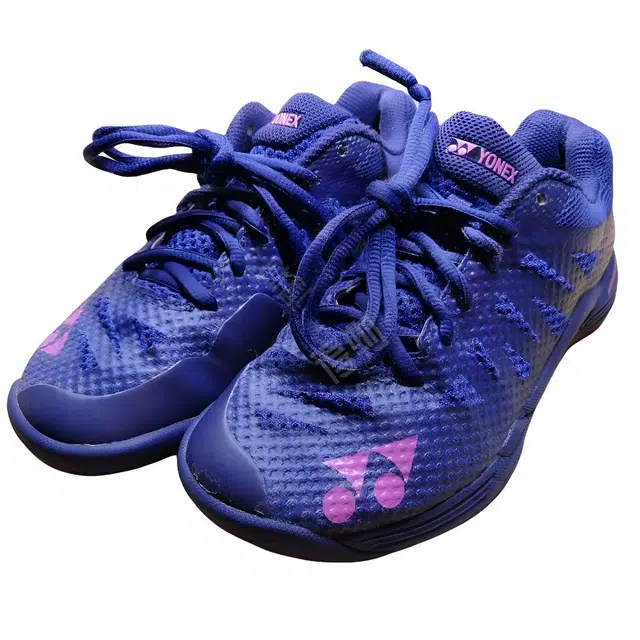 YONEX