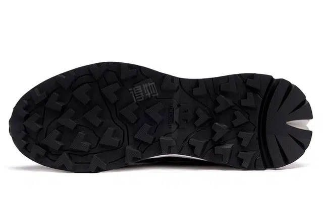 DESCENTE Sport Style
