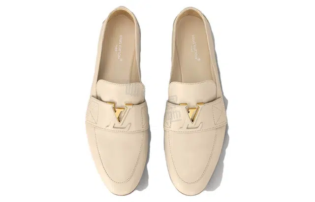LOUIS VUITTON Capri