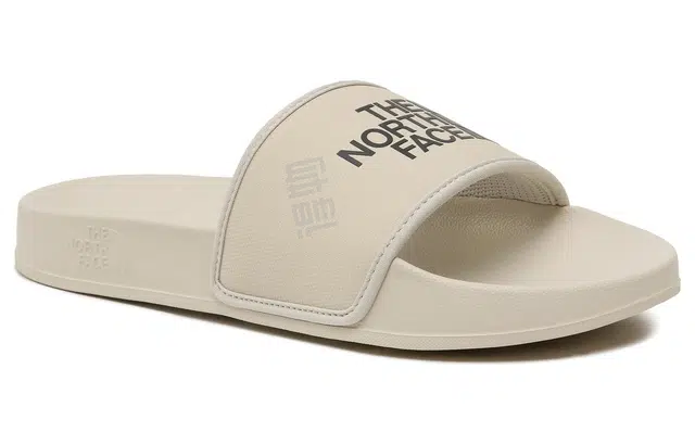 THE NORTH FACE Base Camp Slide 3