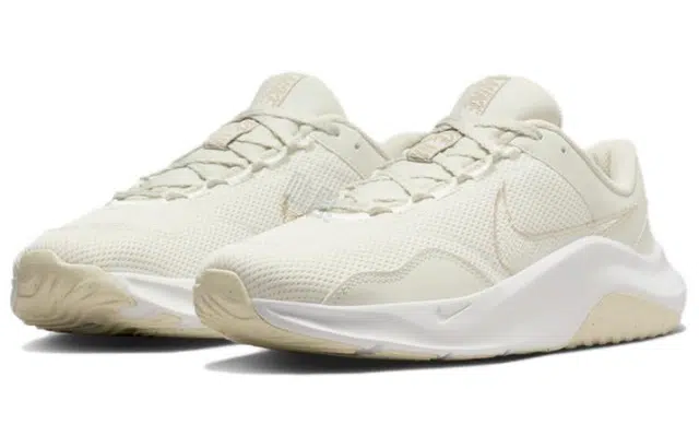 Nike Legend Essential 3