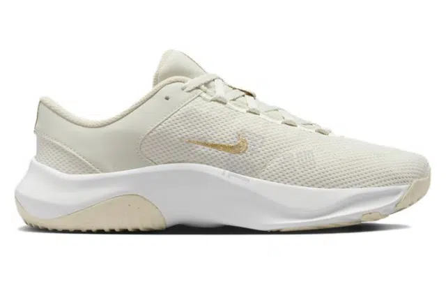 Nike Legend Essential 3