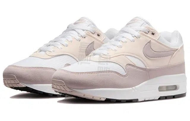 Nike Air Max 1 "Platinum Violet"