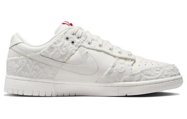 Nike Dunk WMNS Give Her Flowers