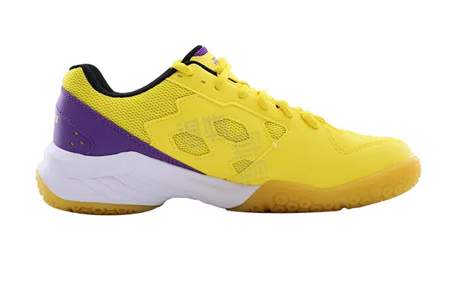 YONEX
