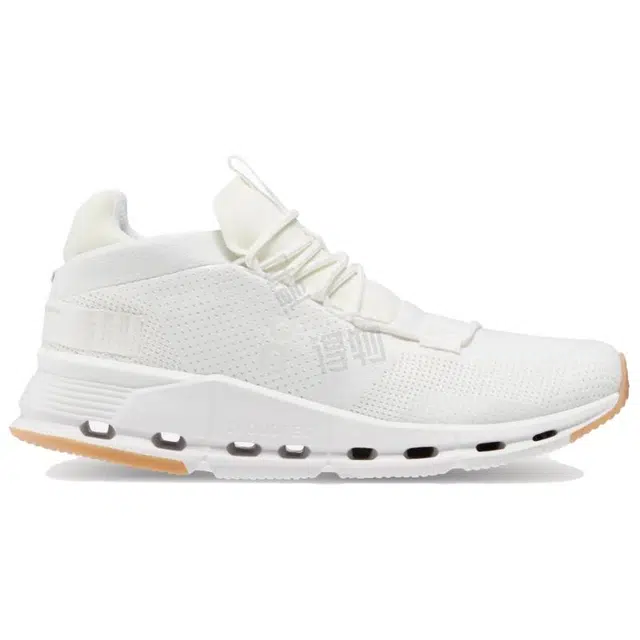 On Cloudnova Undyed