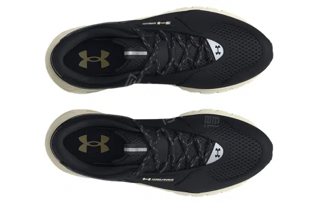 Under Armour Summit Trek