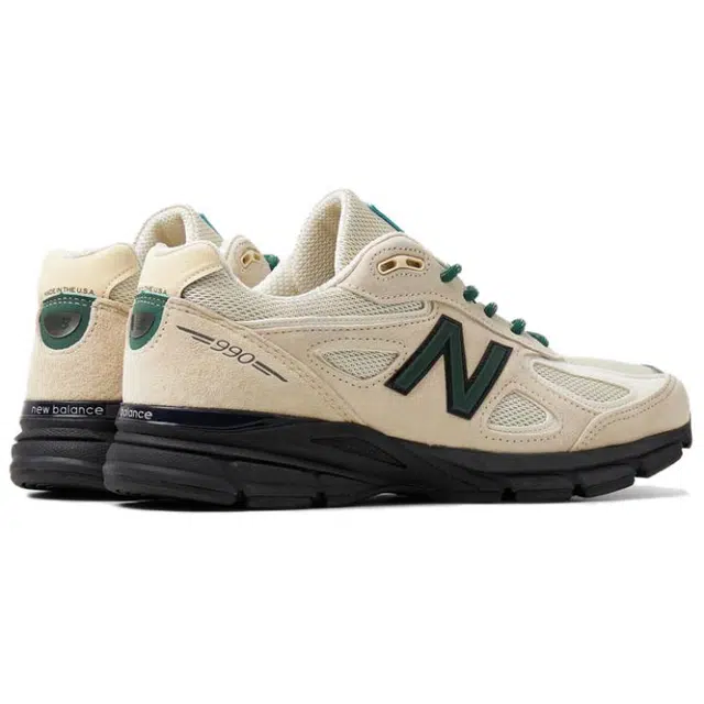 New Balance NB 990 V4 Macadamia Nut