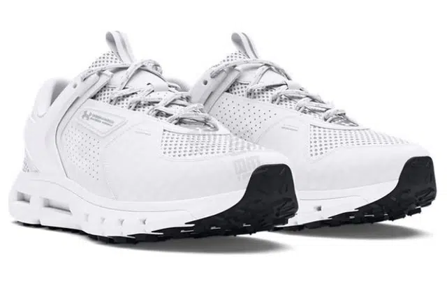 Under Armour UA Summit Trek