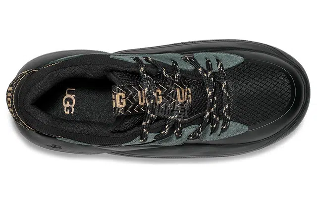 UGG