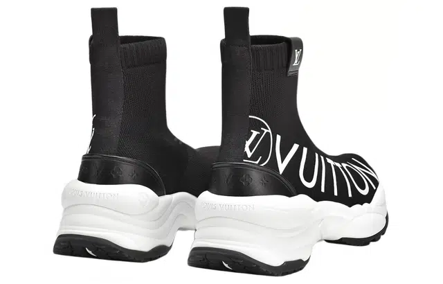 LOUIS VUITTON Run 55