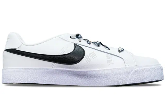 Nike Court Royale Ac