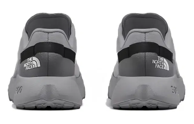 THE NORTH FACE Altamesa 300