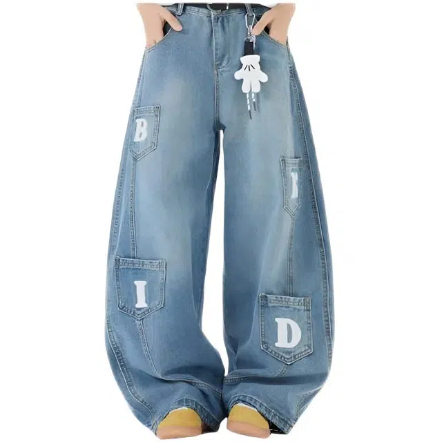 天才小熊 潮流时尚宽松休闲显瘦柔软舒适美式复古水洗多口袋设计弯刀裤牛仔裤 女款