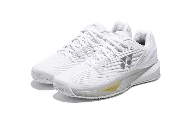 YONEX