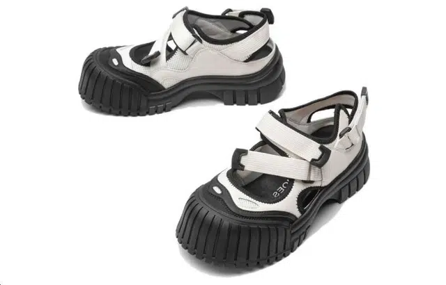 TOOMANYSHOES