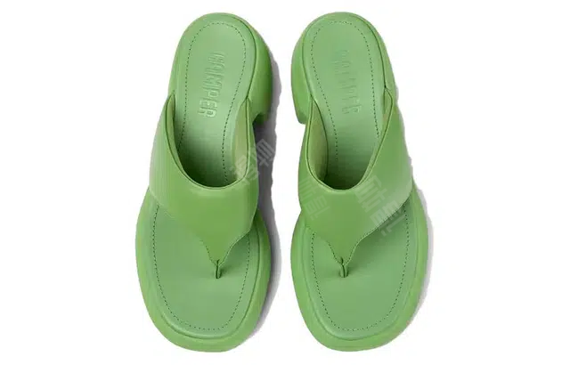 CAMPER