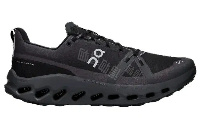 On Cloudsurfer Trail Waterproof