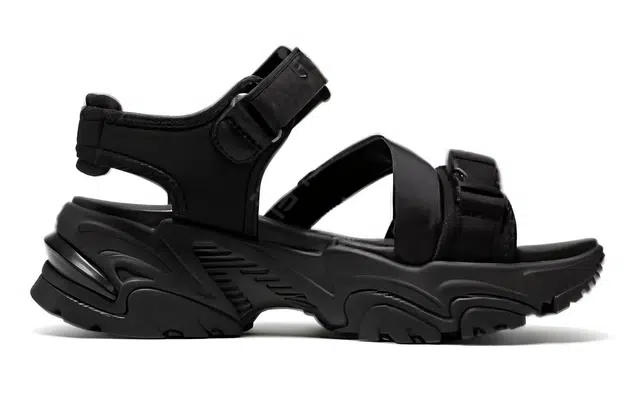 Skechers