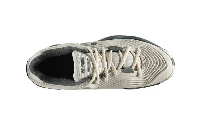 YONEX