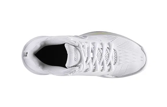 YONEX