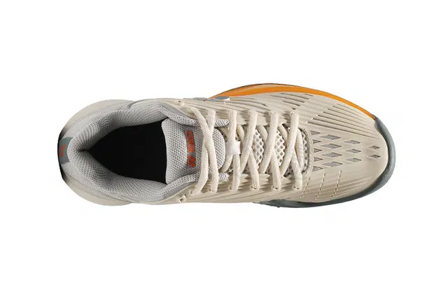 YONEX