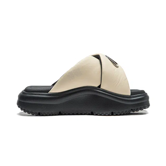 Bred Slipper