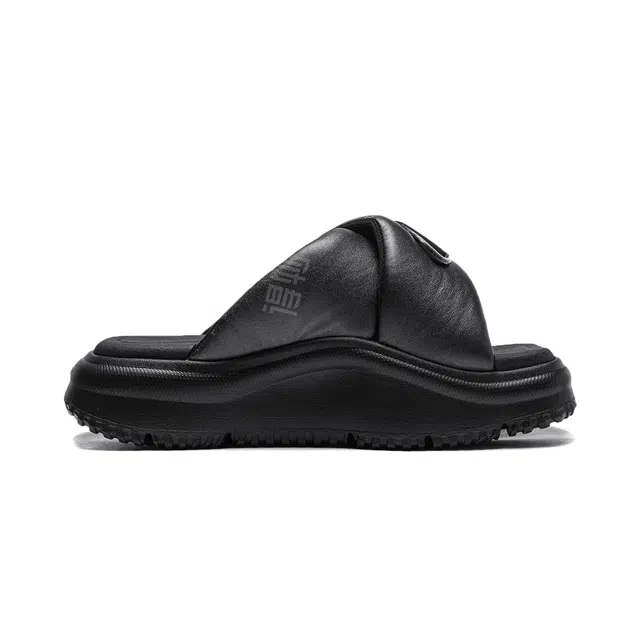 Bred Slipper