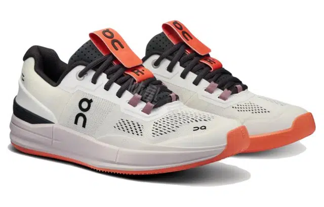 x On THE ROGER Clay