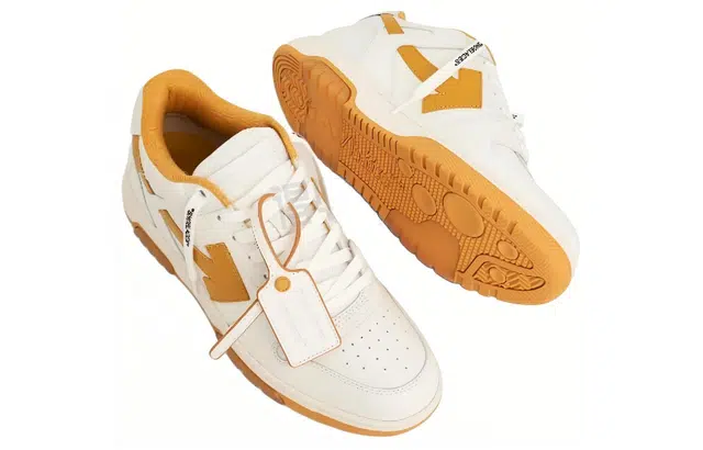 OFF-WHITE