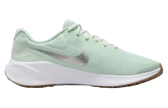 Nike REVOLUTION 7