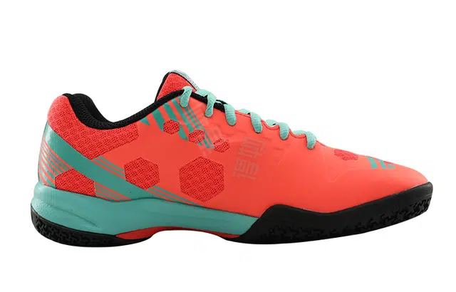 YONEX