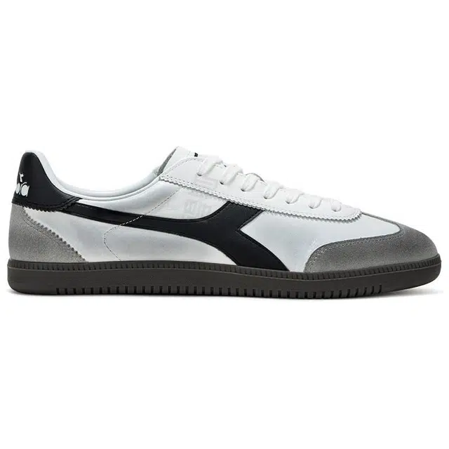 diadora