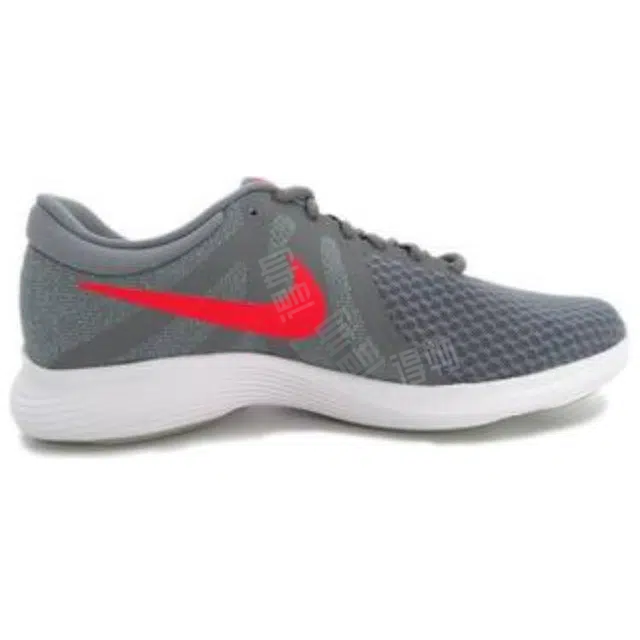 Nike REVOLUTION 4