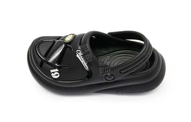 Champion Campus Sandal Yoshi 1 diy