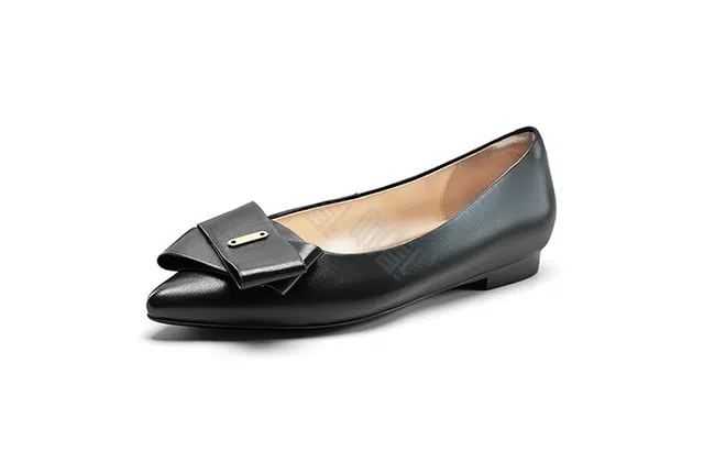 NINE WEST