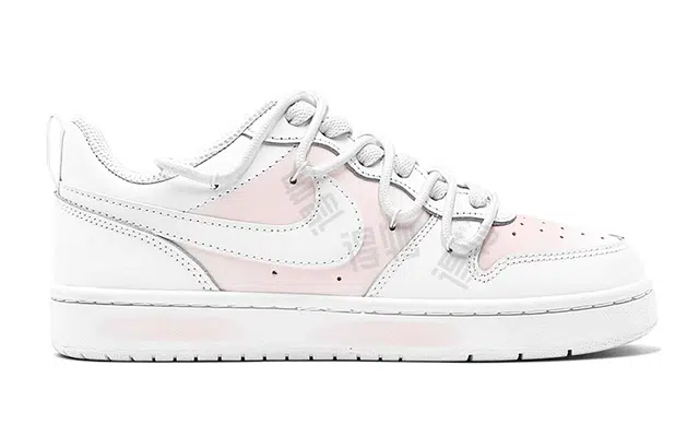 Nike Court Borough Low 520