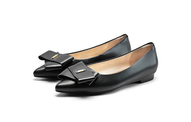 NINE WEST