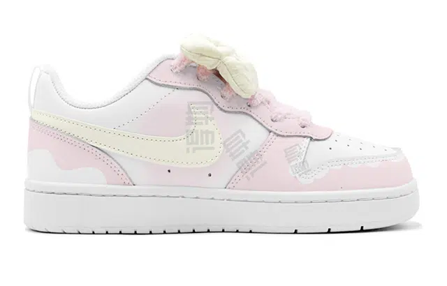 Nike Court Borough Low 520