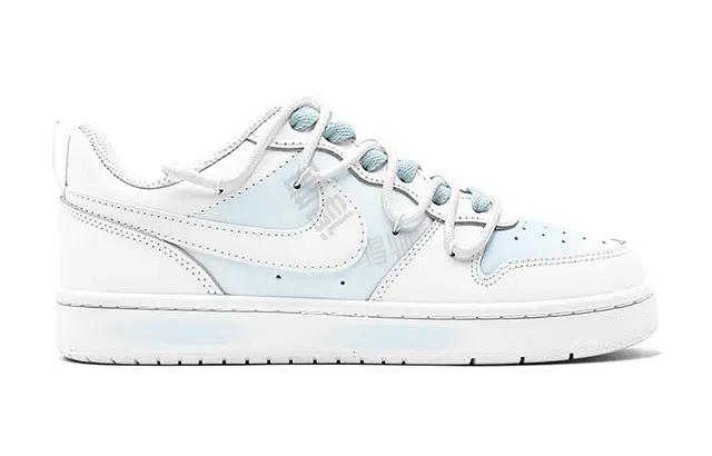 Nike Court Borough Low 520