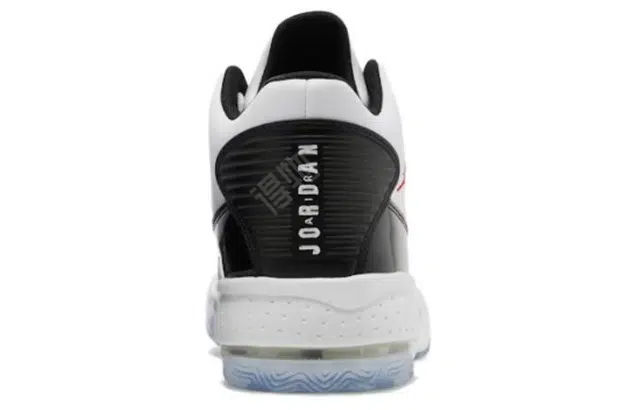 Jordan Max Aura 2 'White Gym Red'