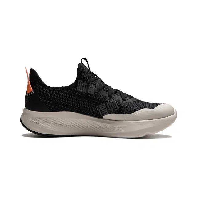 LiNing slip on