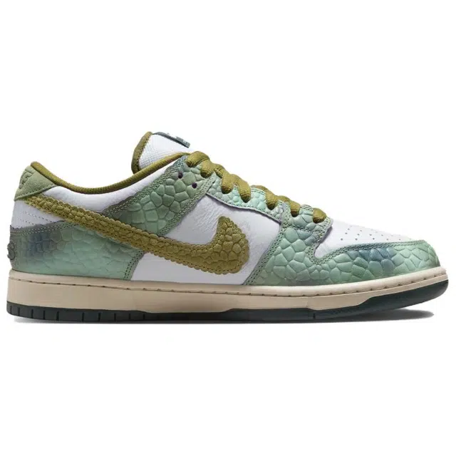 Alexis Sablone x Nike Dunk SB Low