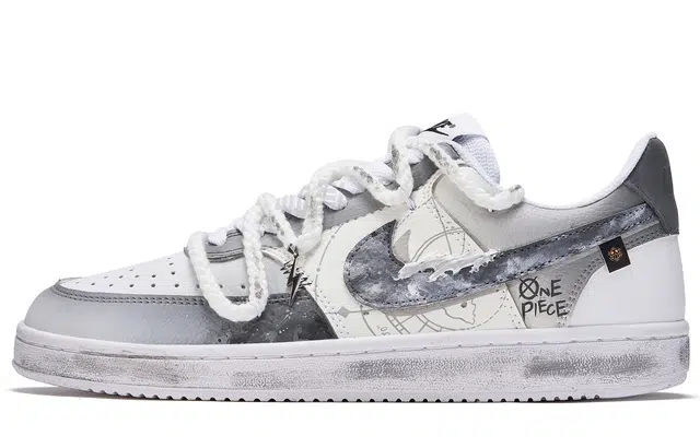 Nike Court Borough Low 2