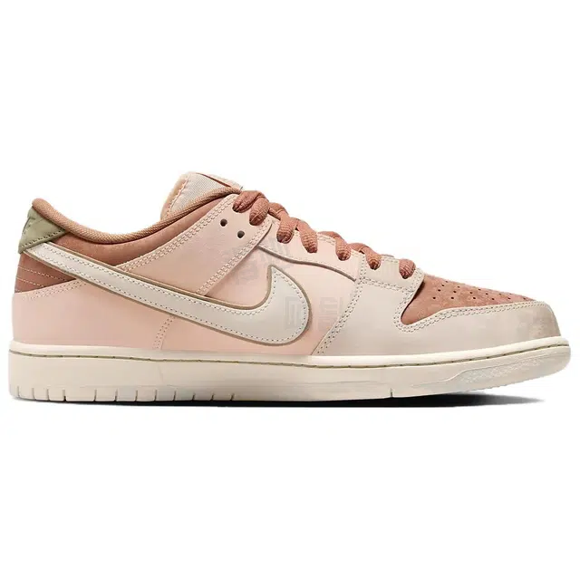 Nike Dunk SB Trocadro Gardens