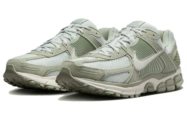 Nike Air Zoom Vomero 5