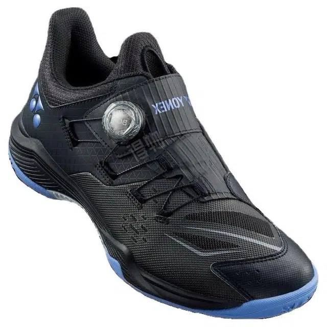 YONEX