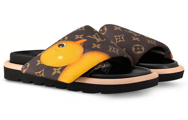 LOUIS VUITTON Pillow