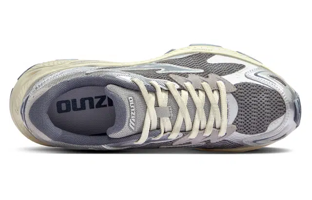 Mizuno Racer S